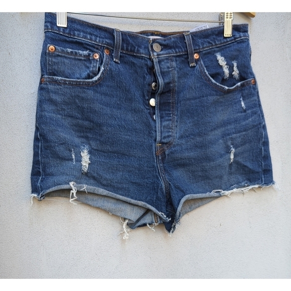 Levi's Ribcage High-Waisted Distressed Denim Cut-Off Shorts - - 31 - Picture 4 of 10